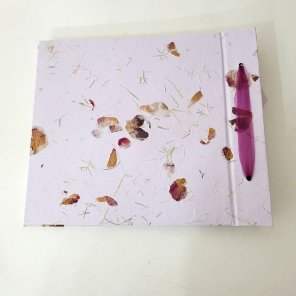 Lavender Scrapbooks Two Scrapbooks New - Picture 3 of 7